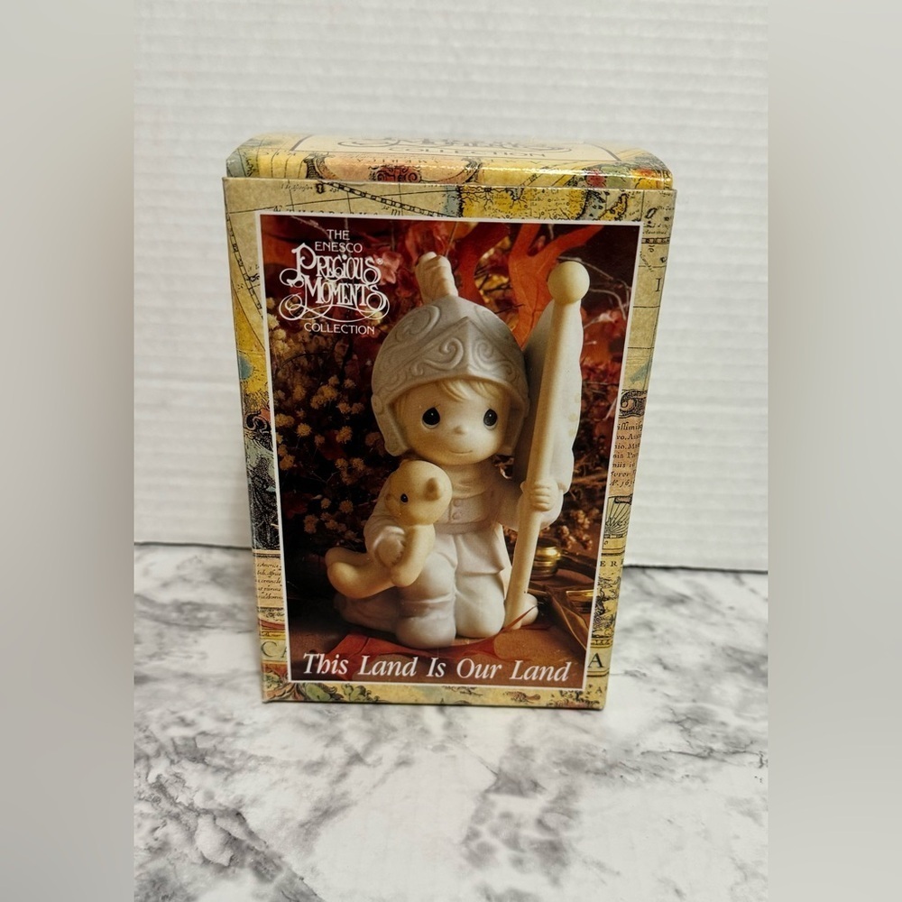 Precious Moments 1992 Figurine "This Land Is Our Land"